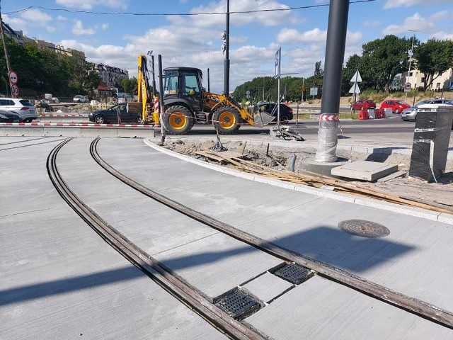 Spore utrudnienia czekają kierowców w środę, 5 sierpnia, w centrum Bydgoszczy. W ciągu ul. Kujawskiej prowadzone będzie betonowanie płyty torowiska tramwajowego.