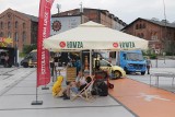 Zlot food trucków w CH Platan w Zabrzu. Miłośników ulicznego jedzenia nie brakowało