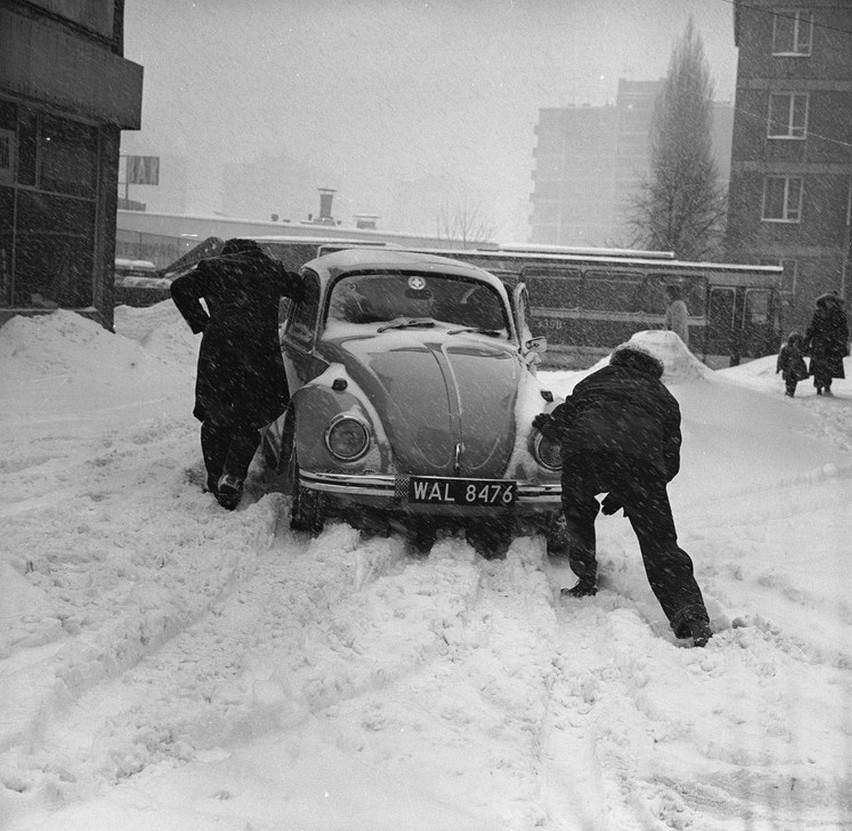 W Nowy Rok Polska była już zasypana śniegiem. Pamiętna zima 1978/1979 na zdjęciach