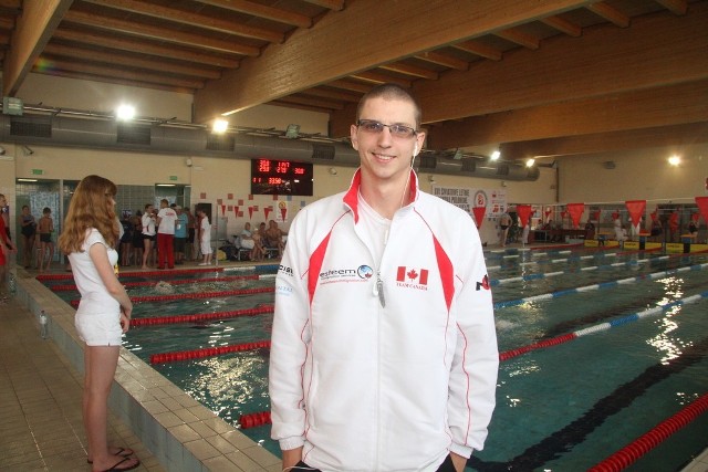 Justin Kiedrzyn z zespołu Kanady, wyrasta na największa gwiazdę Igrzysk, pobił aż pięć rekordów Igrzysk Polonijnych w pływaniu na różnych dystansach!