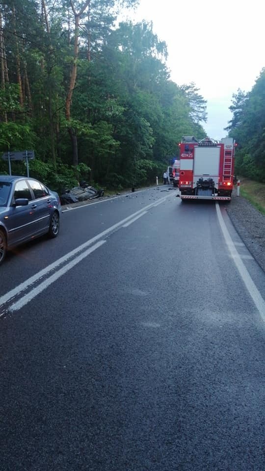Poważny wypadek na drodze krajowej w gminie Wyśmierzyce.