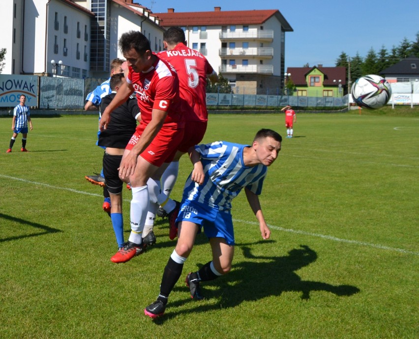 W meczu Kolejarza z Grodem nie brakowało goli oraz twardej...