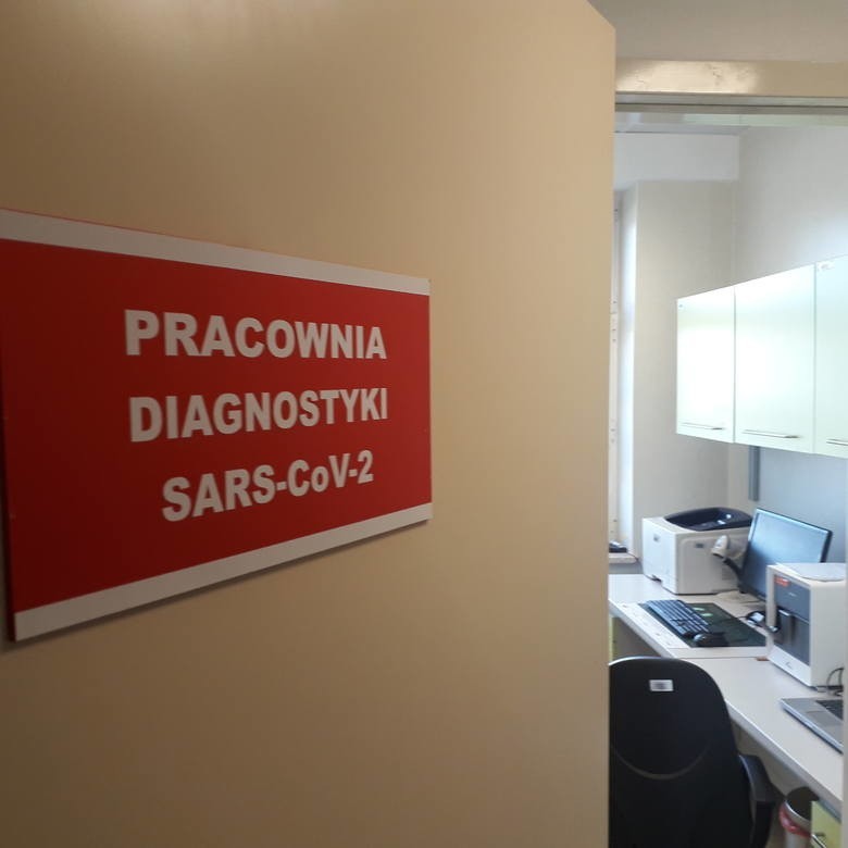 Zakończono badania pracowników słupskiego szpitala. Od poniedziałku szpital wykona trzy razy więcej testów na COVID-19
