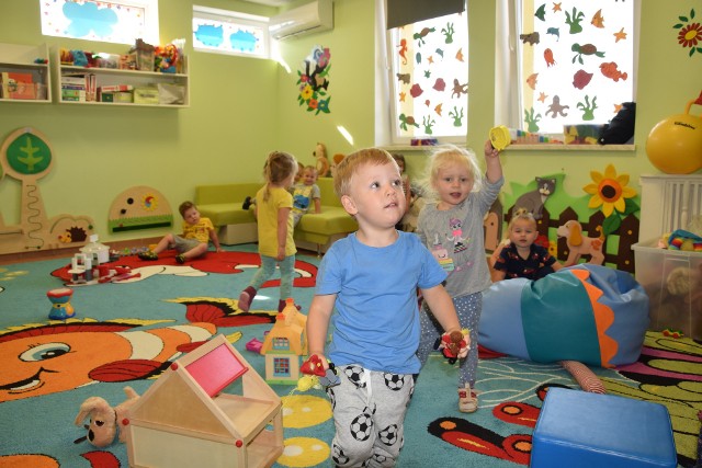 O tym, co robią pociechy w żłobku i przedszkolu Nibylandia w Świdnicy, rodzice dowiadują się dzięki nowej aplikacji. Przy jej pomocy mogą też szybko poinformować, kiedy dziecka nie będzie