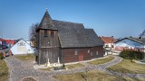 We tej wsi niedaleko Świebodzina znajduje się jeden z najstarszych drewnianych kościołów w Polsce! Zobacz zdjęcia Grzegorza Walkowskiego