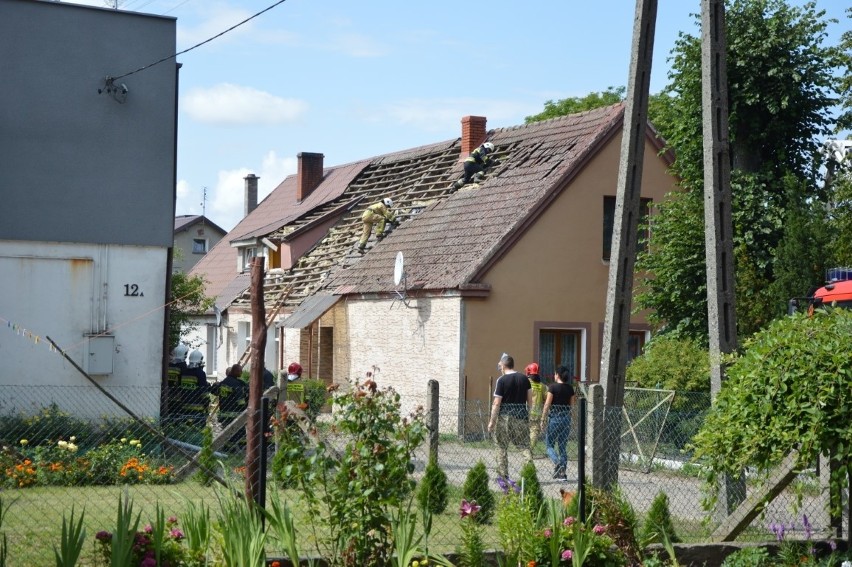 Potężny wybuch w Małoszycach. Ciężko ranny mężczyzna zabrany przez śmigłowiec LPR. ZDJĘCIA