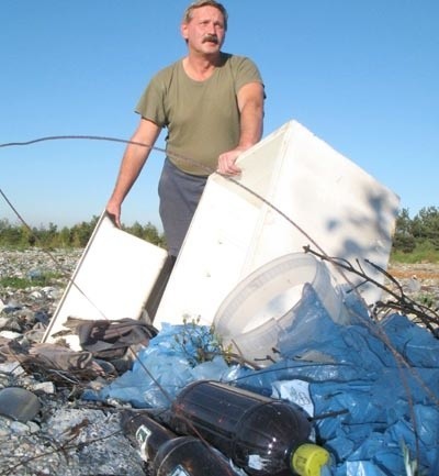 Wysypisko będzie wykorzystywane dłużej, bo nie będą tam trafiały przedmioty z tworzywa sztucznego. -  Zwłaszcza zakręcone butelki zajmowały dużo miejsca &#8211; mówi pracujący na wysypisku Edward Apanasewicz.