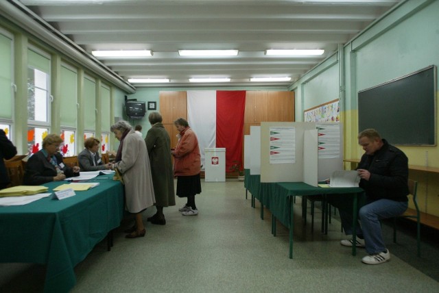 Nowoczesna chce likwidacji ciszy wyborczej i możliwości agitacji przed lokalem głosowania. PiS jest przeciwne temu pomysłowi.