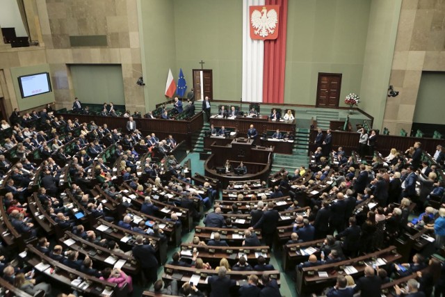 Zobacz ile maja na koncie czołowi politycy. Sejm opublikował ich oświadczenia majątkowe