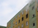 Osiedle Siejnik. Groźny pożar mieszkania. Ewakuowano 20 osób, część z balkonów (zdjęcia)