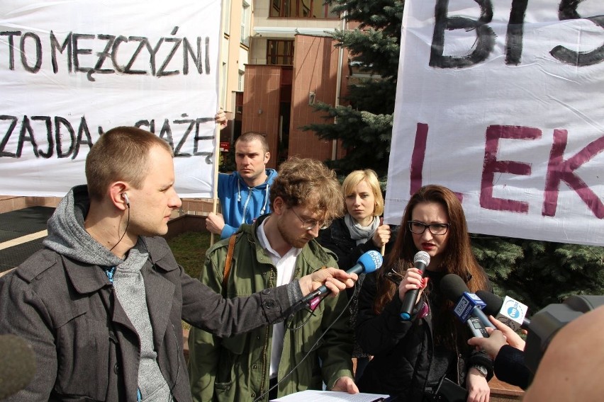 Białystok. Demonstracja partii Razem przeciwko zaostrzeniu prawa aborcyjnego (zdjęcia, wideo)