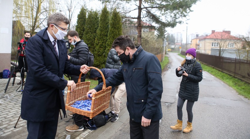 Marcin Warchoł odwiedza rzeszowskie osiedla, spotkanie przy...