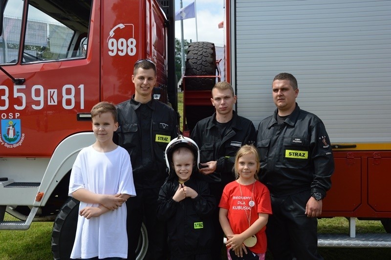 Pobiegli i dołożyli swoje cegiełki do domu dla Kuby