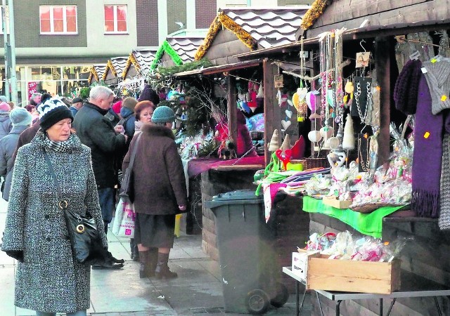 Dzieje się w weekend.  Jarmarki świąteczne stają się coraz bardziej popularne.