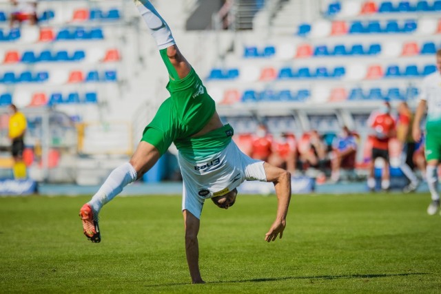 W meczu 1/32 finału Fortuna Puchar Polski, Radomiak Radom rozgromił Miedź Legnica 4:0. Trzy gole strzelił Leandro Rossi (na zdjęciu) cieszy się po zdobycie trzeciej bramki i jednego dołożył Dominik Sokół. Zdjęcia z tego meczu.