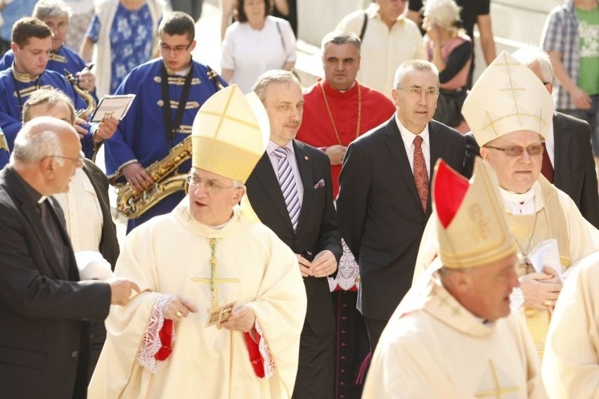 Józef Kupny już oficjalnie naszym arcybiskupem (ZDJĘCIA, HOMILIA INAUGURACYJNA)