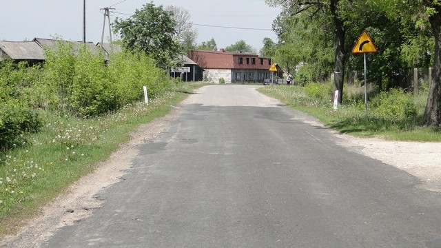 Droga wojewódzka na odcinku z Klwowa w kierunku Przysuchy będzie całkowicie zmodernizowana.