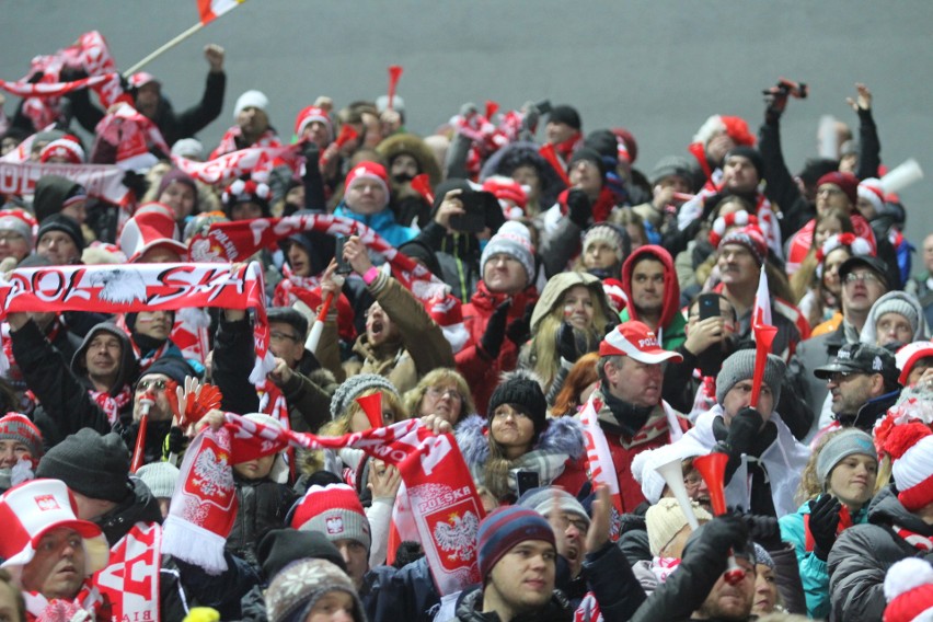 Na drużynowym konkursie skoków narciarskich Pucharu Świata w...