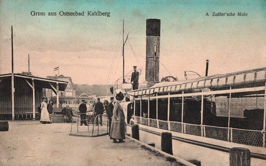 Jeden ze statków pasażerskich w dawnym Kahlbergu