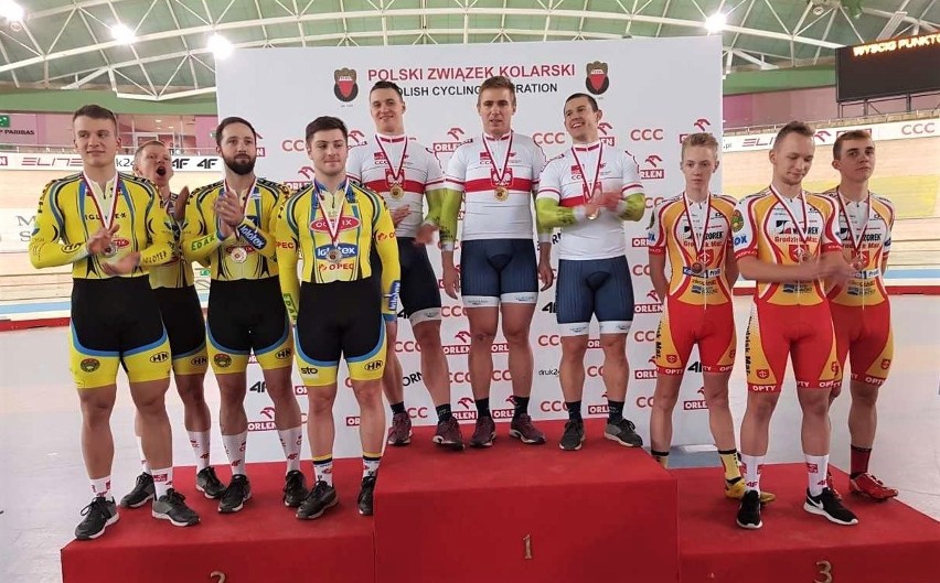 Sprint drużynowy mężczyzn wygrali kolarze Piasta Szczecin...