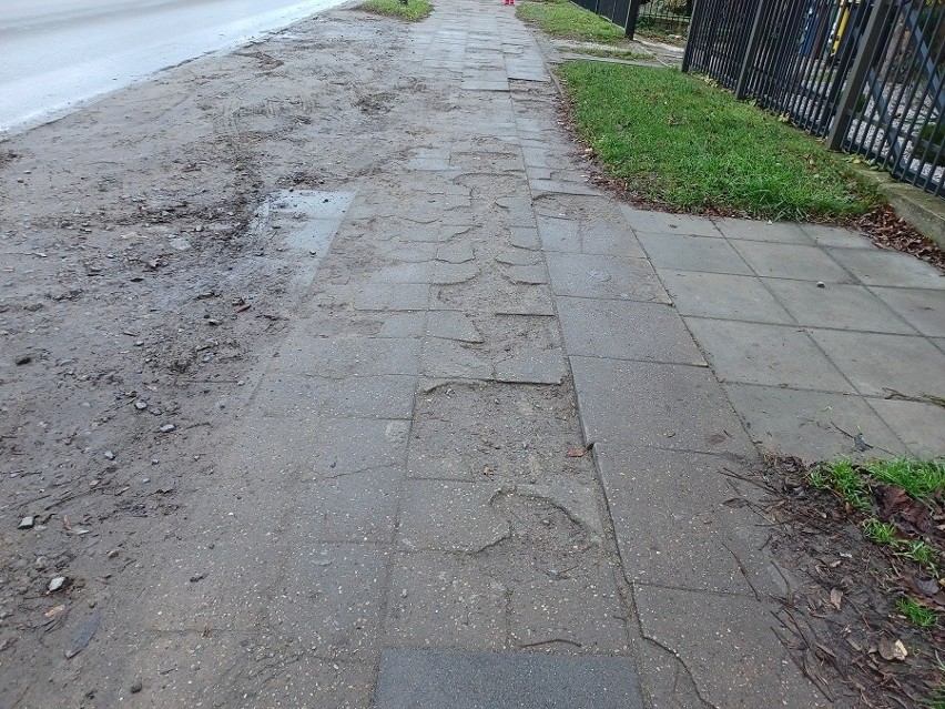 Zniszczony chodnik na Cukrowej, pomimo interpelacji radnych i apeli mieszkańców, nie ma szans na remont!