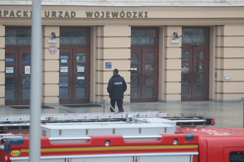 Ewakuacja Podkarpackiego Urzędu Wojewódzkiego w Rzeszowie. Alarm bombowy