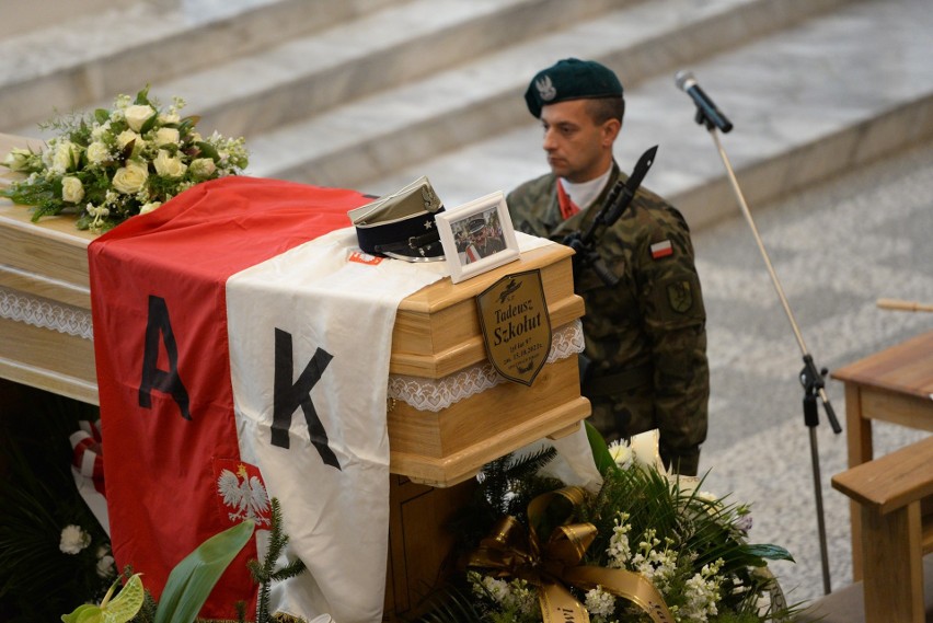 Świdniczanie pożegnali porucznika Tadeusza Szkołuta ps. „Giewont"