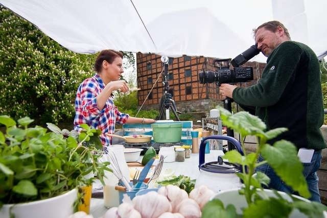 Małgorzata Molska prowadząca nowy program kulinarny TVP na Wyspie Młyńskiej gotowała wczoraj kujawską zalewajkę - zupę na bazie ziemniaków i zsiadłego mleka