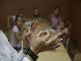 Język migowy w szkole podstawowej w Siewierzu. Języka migowego uczy się 150 uczniów