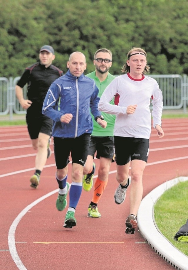 Cały czas trwają przygotowania do pierwszego maratonu w Szczecinie. W tej chwili zarejestrowanych jest około tysiąc biegaczy