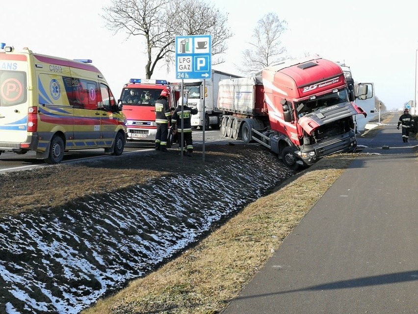 Wypadek dwóch samochodów ciężarowych....