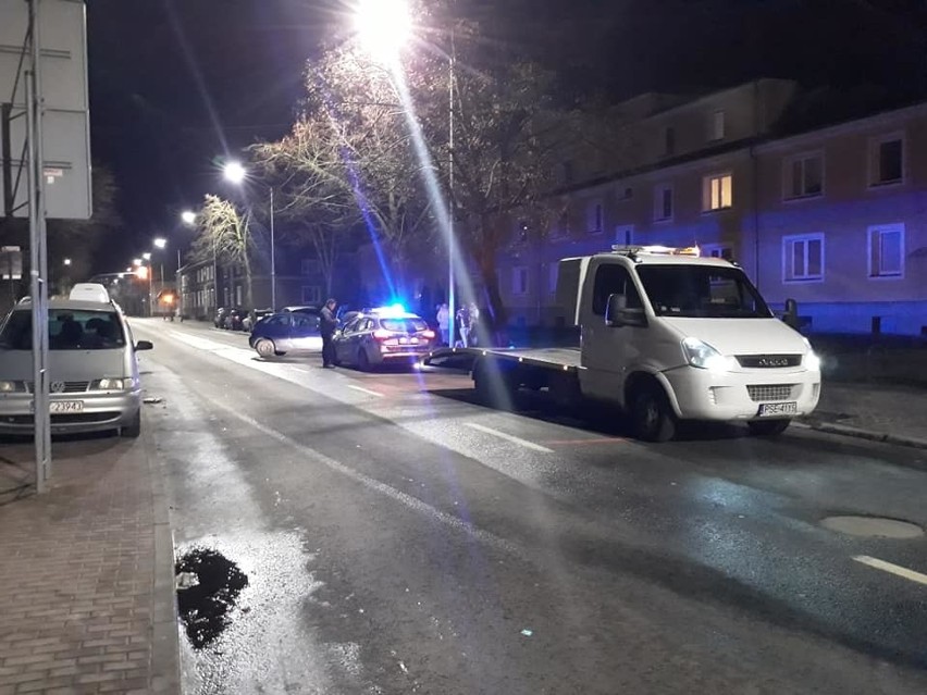 Stargard. Na ulicy Kościuszki auto wjechało w drzewo  