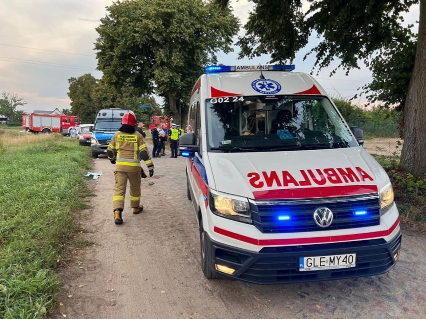 Poszkodowany 42-latek został zabrany do szpitala śmigłowcem...