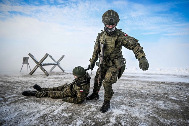 Kurs Ochrony i Obrony Obiektów, czyli tzw. Force Protection, to szkolenie podczas, którego żołnierze występują jako ochrona infrastruktury krytycznej. Są to obiekty, które w przypadku kryzysu bądź wojny podlegają szczególnej ochronie.