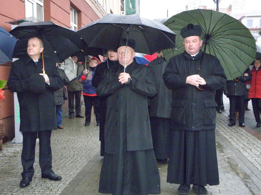 Krzyż ŚDM w Żorach: Adoracja i procesja [ZDJĘCIA]