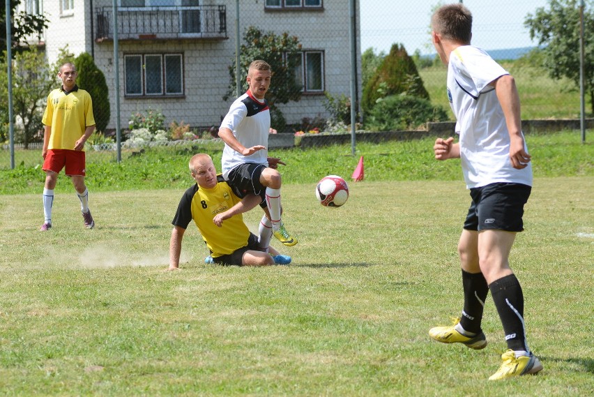 Turniej piłkarski w Kobylanach (zdjęcia)