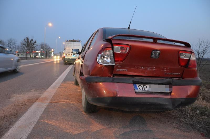 Wypadek na drodze Wrocław - Oława. Zderzyły się cztery auta. Sześć osób rannych (ZDJĘCIA)