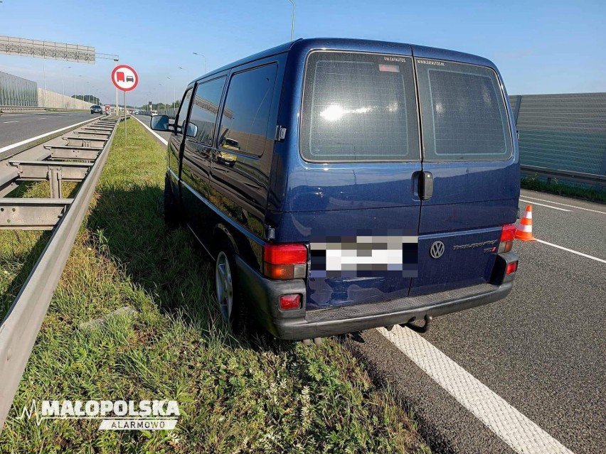 Kolizja czterech aut na A4. W rejonie ronda Matecznego to samo. Problemy na Grzegórzeckim