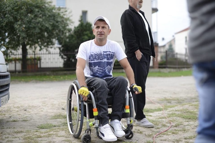 Pobiegli, by pomóc niepełnosprawnemu Marcinowi z Bokin [ZDJĘCIA]