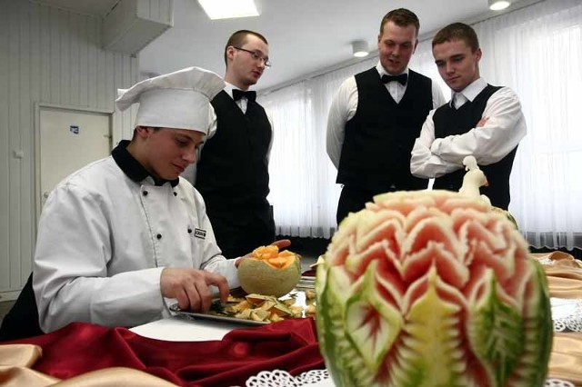 Największym zainteresowaniem cieszyły się kompozycje kwiatowe wykonane w arbuzie i meloni