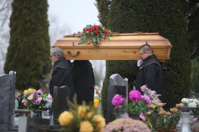 Zobacz kolejne zdjęcia. Przesuwaj zdjęcia w prawo - naciśnij strzałkę lub przycisk NASTĘPNE