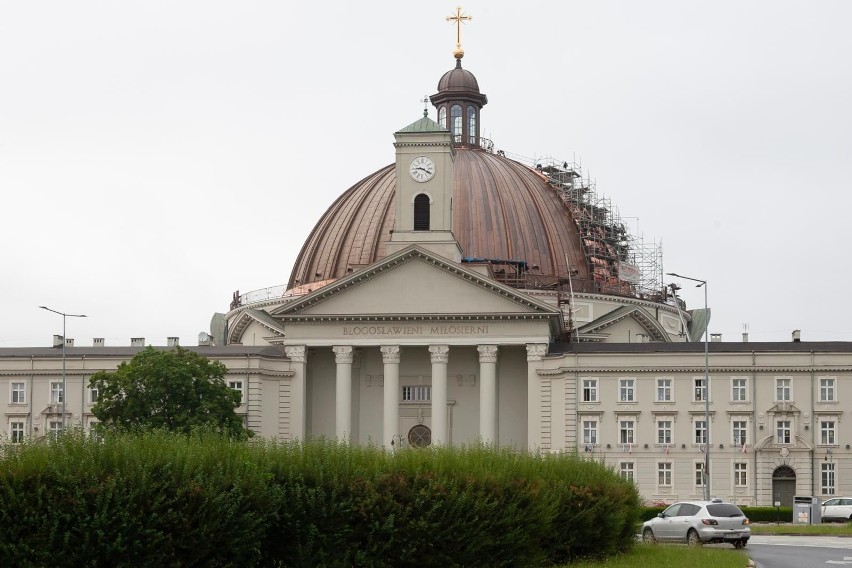 W trzecim etapie remontowane są kolejne cztery pola kopuły....