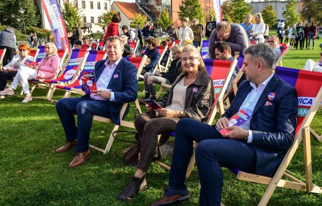 W niedzielę, 3 października, na Wyspie Młyńskiej w Bydgoszczy posłowie Nowej Lewicy spotkali się z mieszkańcami, by wspólnie z nimi dyskutować nad nowym programem partii.