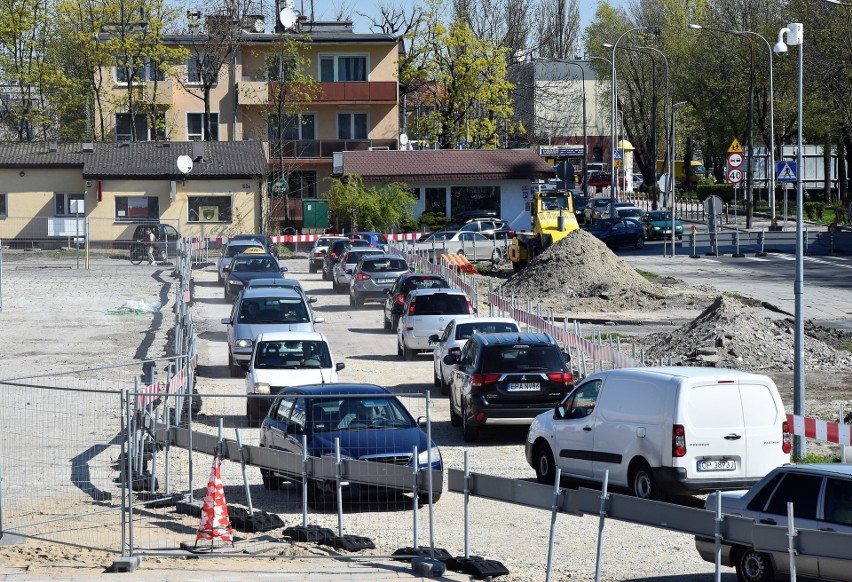 Objazd przez parking przy stadionie w Opolu ma być...