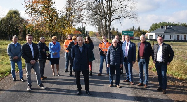 Uroczysty odbiór przebudowanej drogi w gminie Nowe Miasto nad Pilicą.