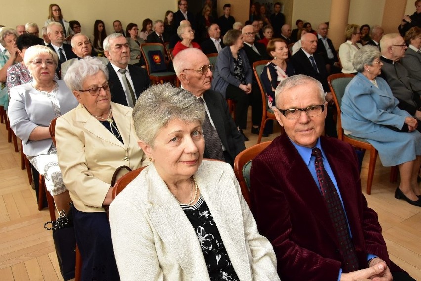 25 par z Kielc świętowało Złote Gody. Jubilacji otrzymali medale i listy gratulacyjne
