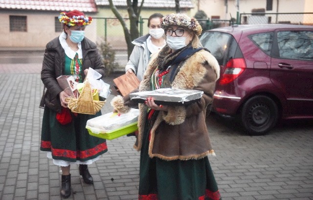 Niespodziewana wizyta pań z Wilkanowa w schronisku Caritas przy ul. Jana z Kolna w Zielonej Górze