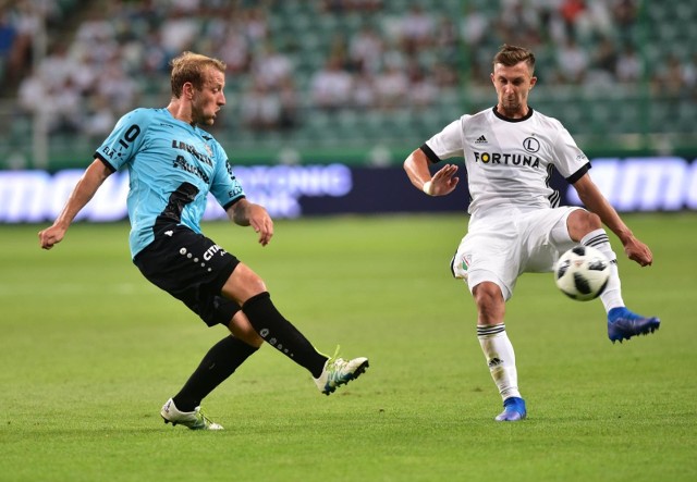 Legia Warszawa przegrała u siebie z mistrzem Luksemburga i powoli może żegnać się z europejskimi pucharami