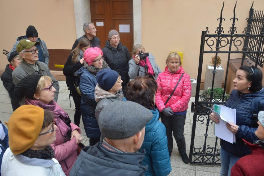 Śladami opolanek znanych i mniej znanych oprowadzała Beata...