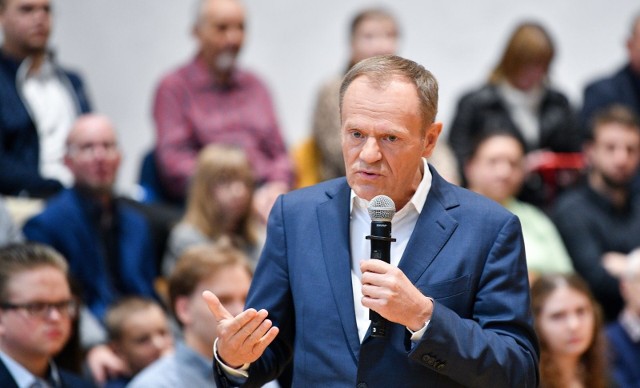 Przewodniczący Platformy Obywatelskiej Donald Tusk podczas spotkania z mieszkańcami Sandomierza